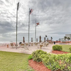 Daytona With Private Lanai 1 Mi To Pier Daytona Beach