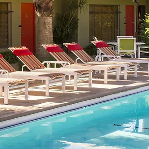 desert-riviera-hotel.palm-springs-ca-hotels.com/